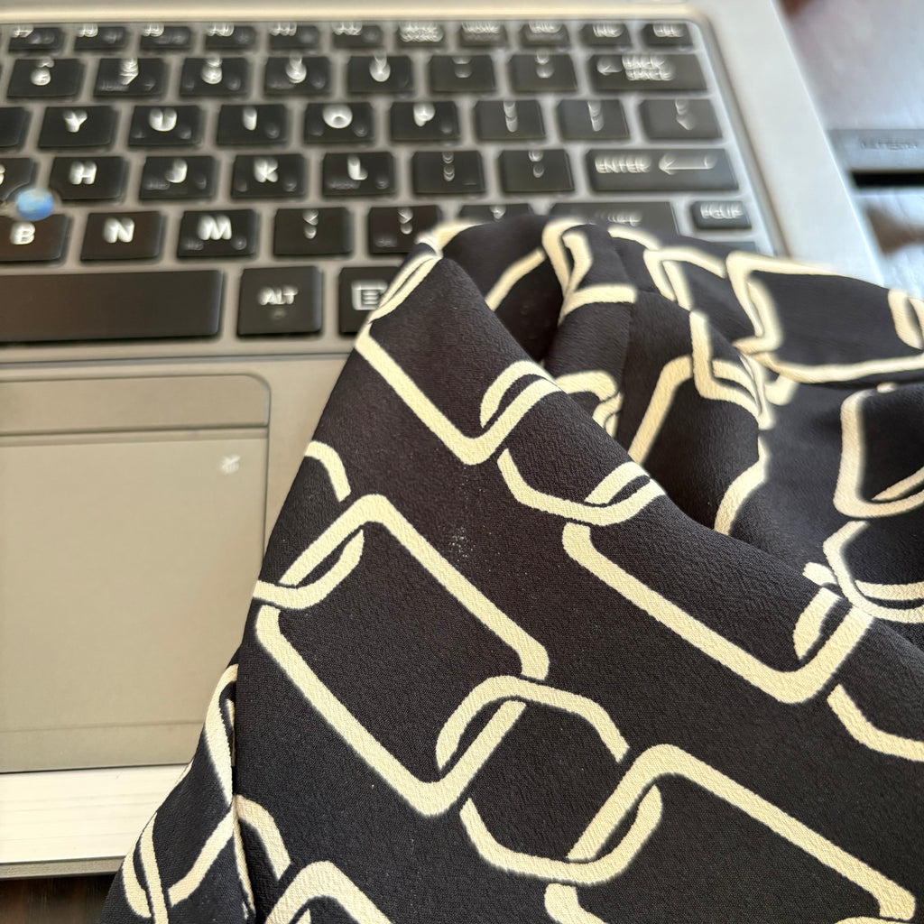 Mango Black & White Chain Printed Collared Button Up Top | Gently Used |