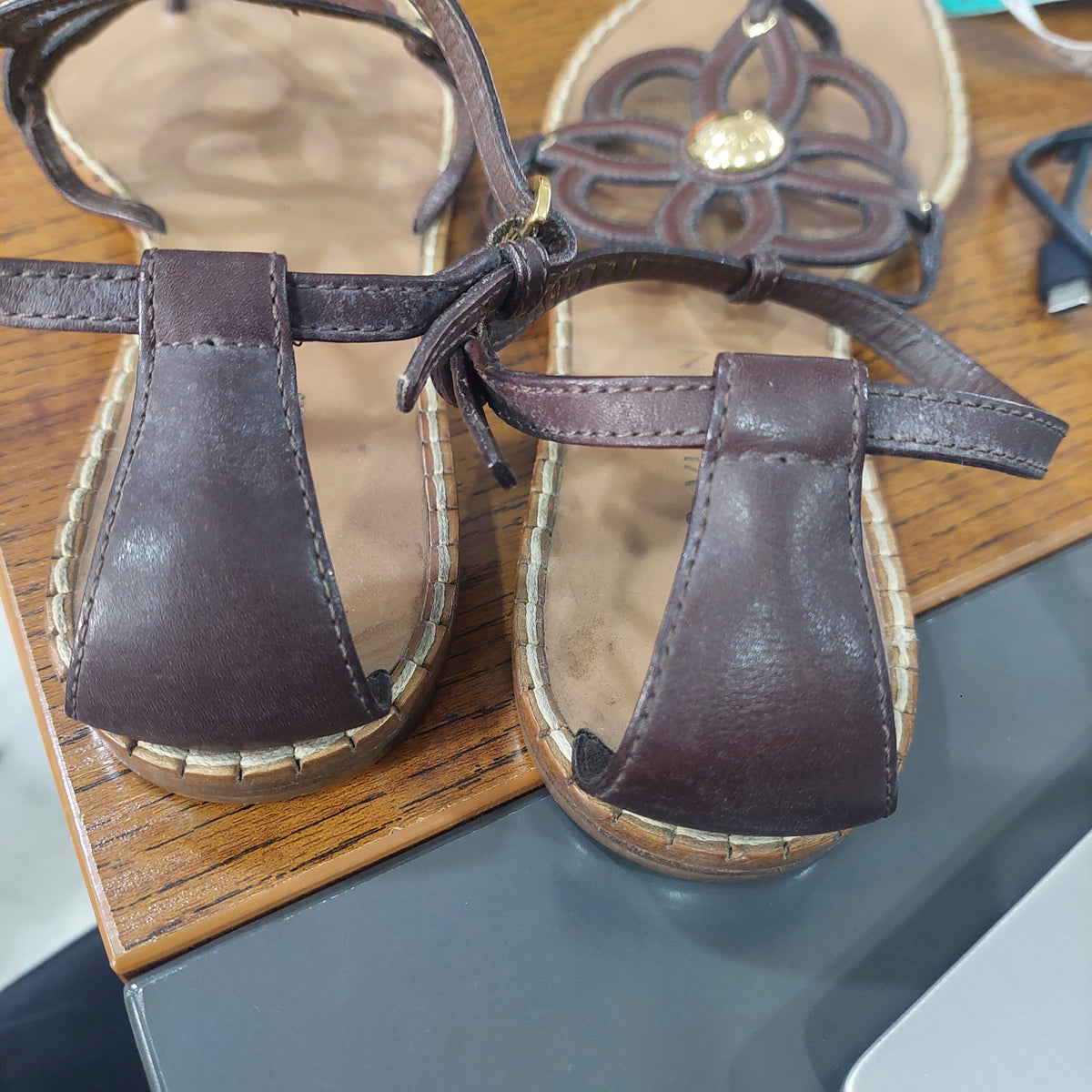 Louis Vuitton Brown Leather Fidji Flower Sandals | Pre Loved |