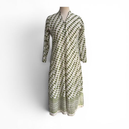 Noorjehan Offwhite And Green Kurta | Gently Used |