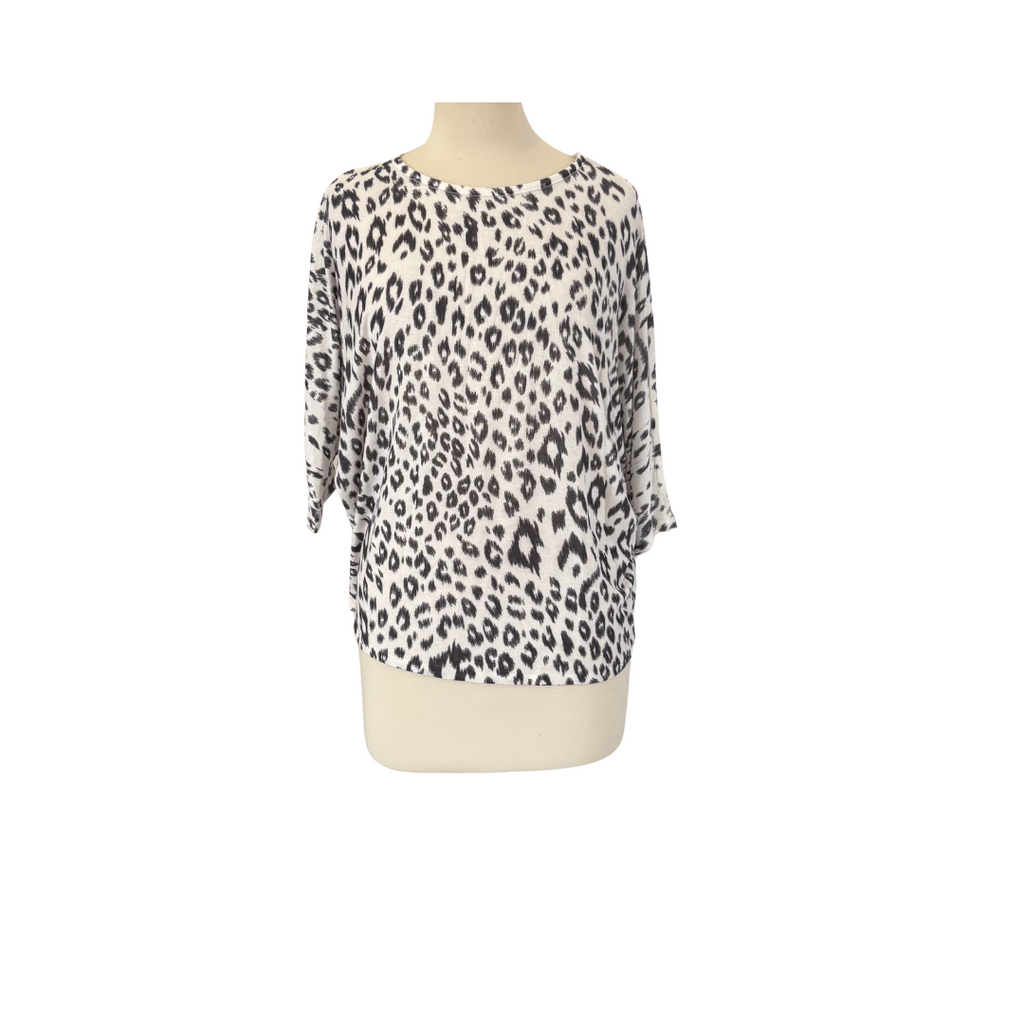 Forever 21 White & Black Printed Top | Pre Loved |