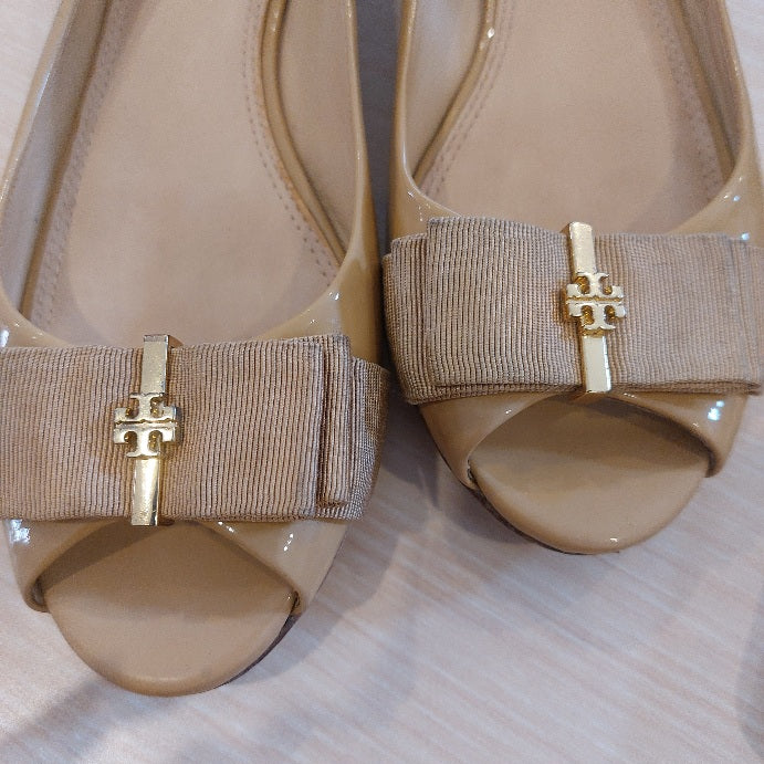 Tory Burch Beige Patent Leather Trudy Bow Ballet Flats | Pre Loved |