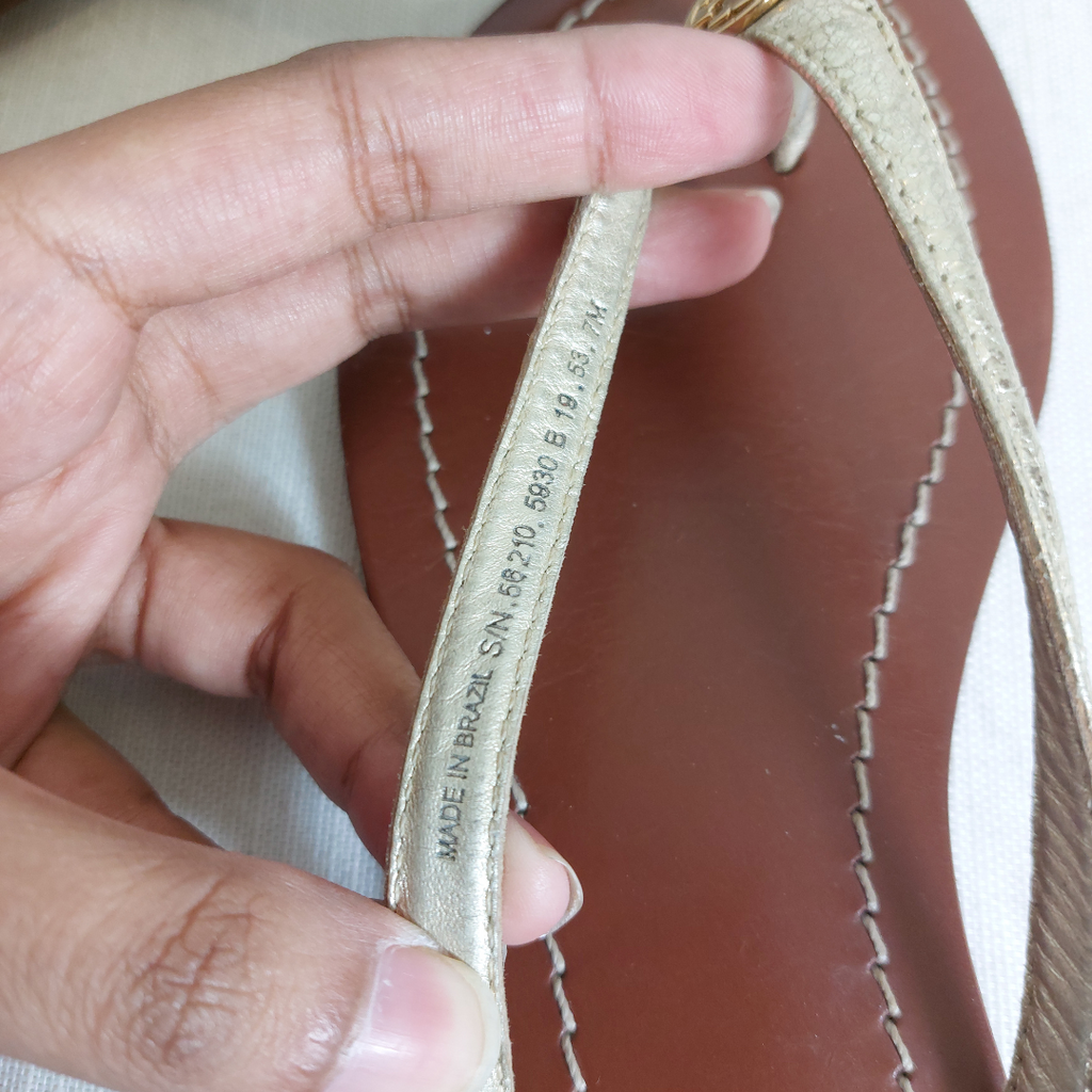 Tory Burch Gold Metallic Terra Vegan Leather Thong Flip Flops | Pre Loved |