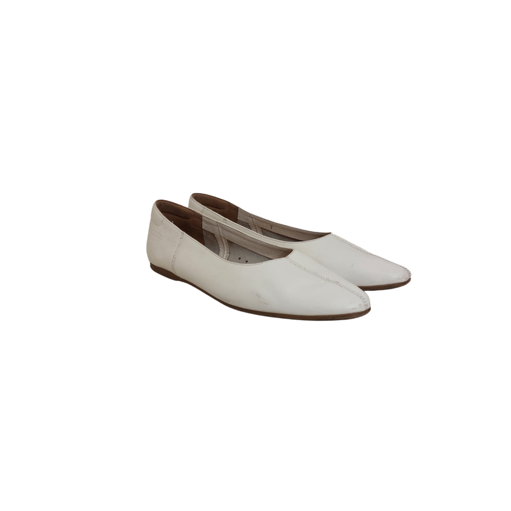 Everlane White 'The Tapered Day Glove' Ballet Flats | Pre Loved |