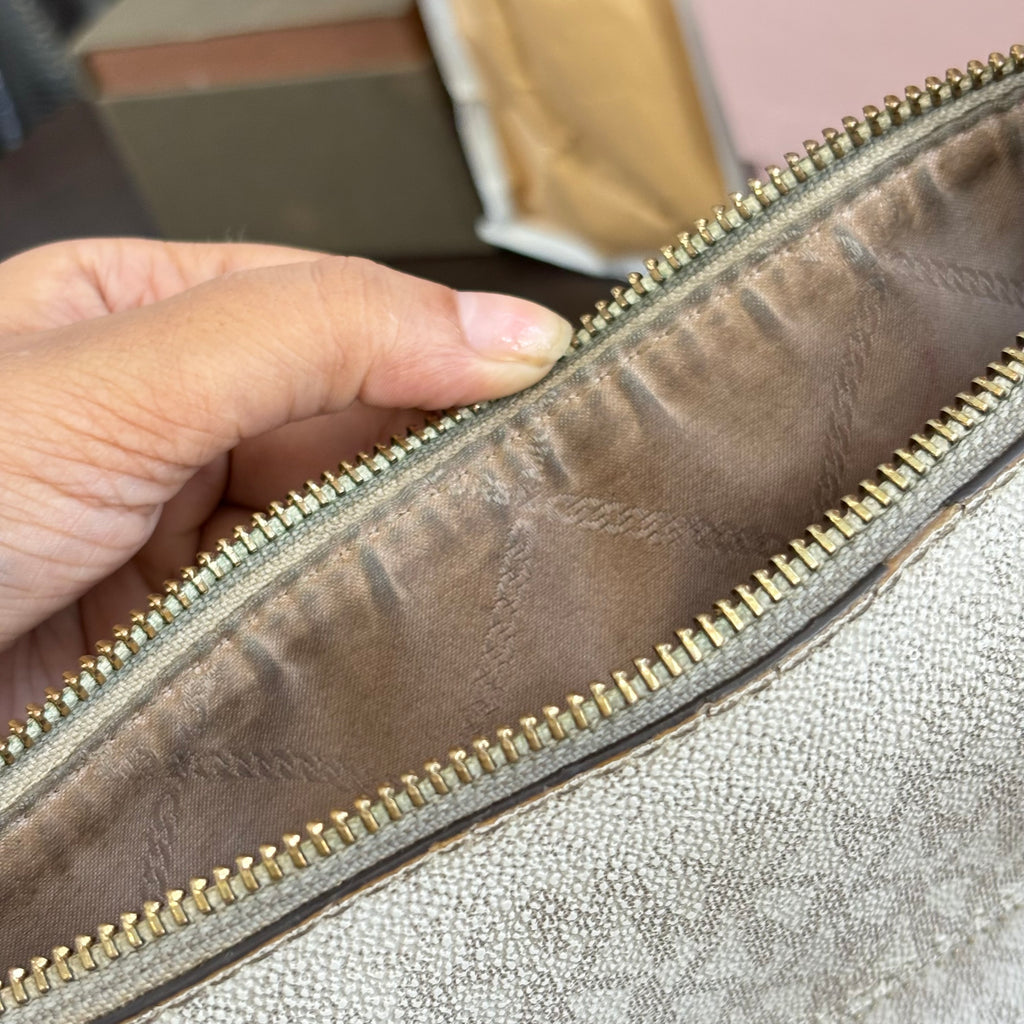 Michael Kors Vanilla Lillie Large Messenger Handbag | Pre Loved |