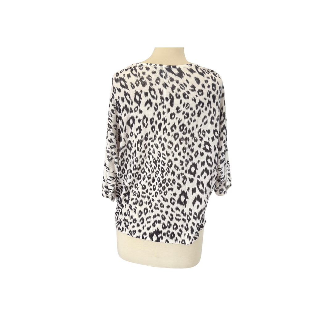 Forever 21 White & Black Printed Top | Pre Loved |