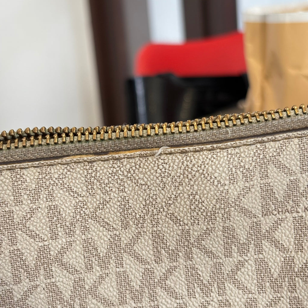 Michael Kors Vanilla Lillie Large Messenger Handbag | Pre Loved |