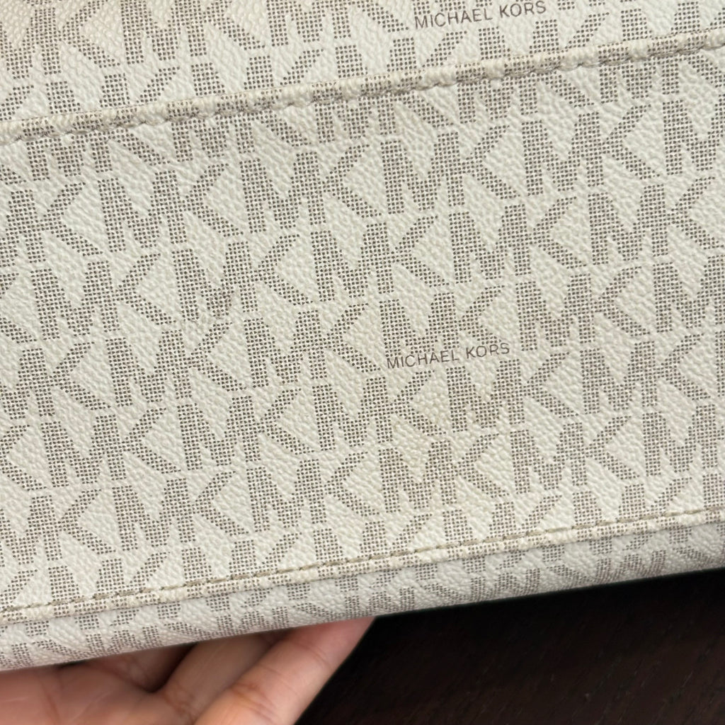 Michael Kors Vanilla Monogram Jet Set Travel Chain Shoulder Tote | Gently Used |
