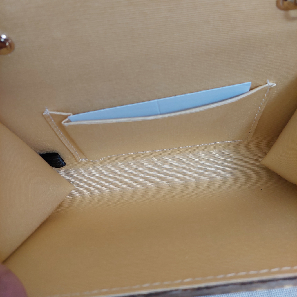 KURT GEIGER Kensington Gold Drench Party Eagle Clutch Bag | Gently Used |