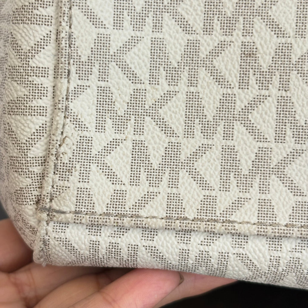 Michael Kors Vanilla Monogram Jet Set Travel Chain Shoulder Tote | Gently Used |