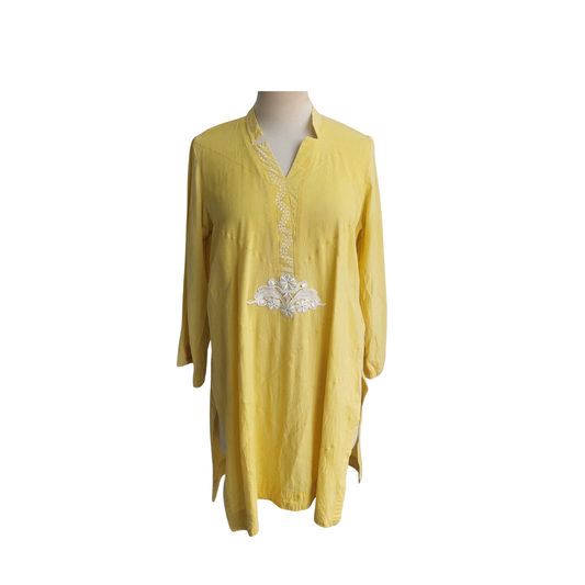 Uzma Sattar Light Yellow Lace Appliqued Kurta | Pre Loved |