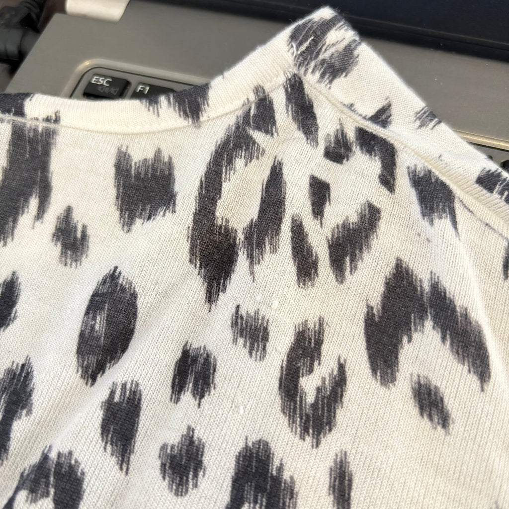 Forever 21 White & Black Printed Top | Pre Loved |