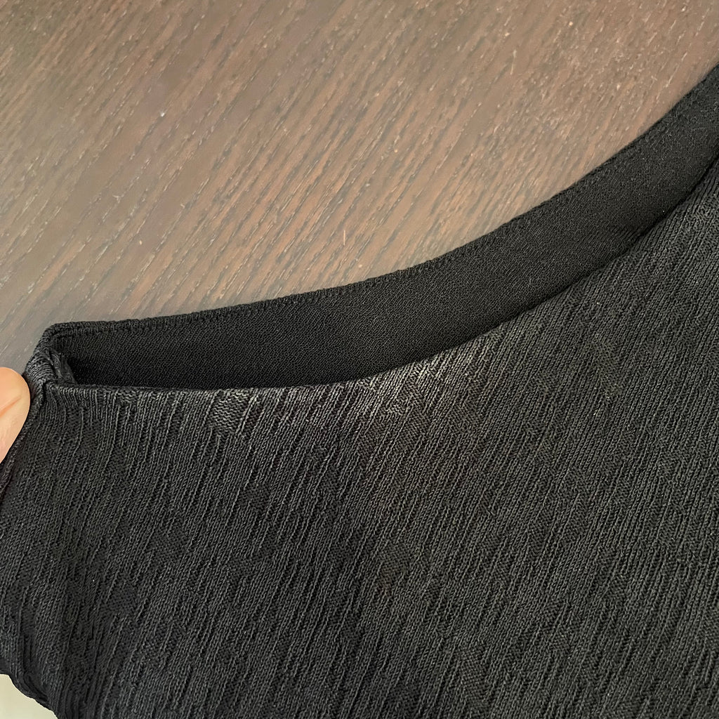 Mango Black V-neck Sleeveless Crinkle Top | Pre Loved |