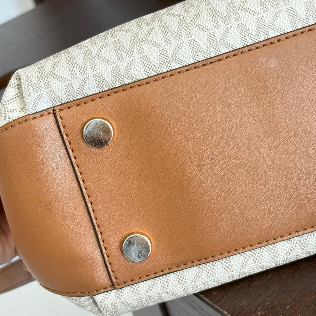 Michael Kors Vanilla Lillie Large Messenger Handbag | Pre Loved |