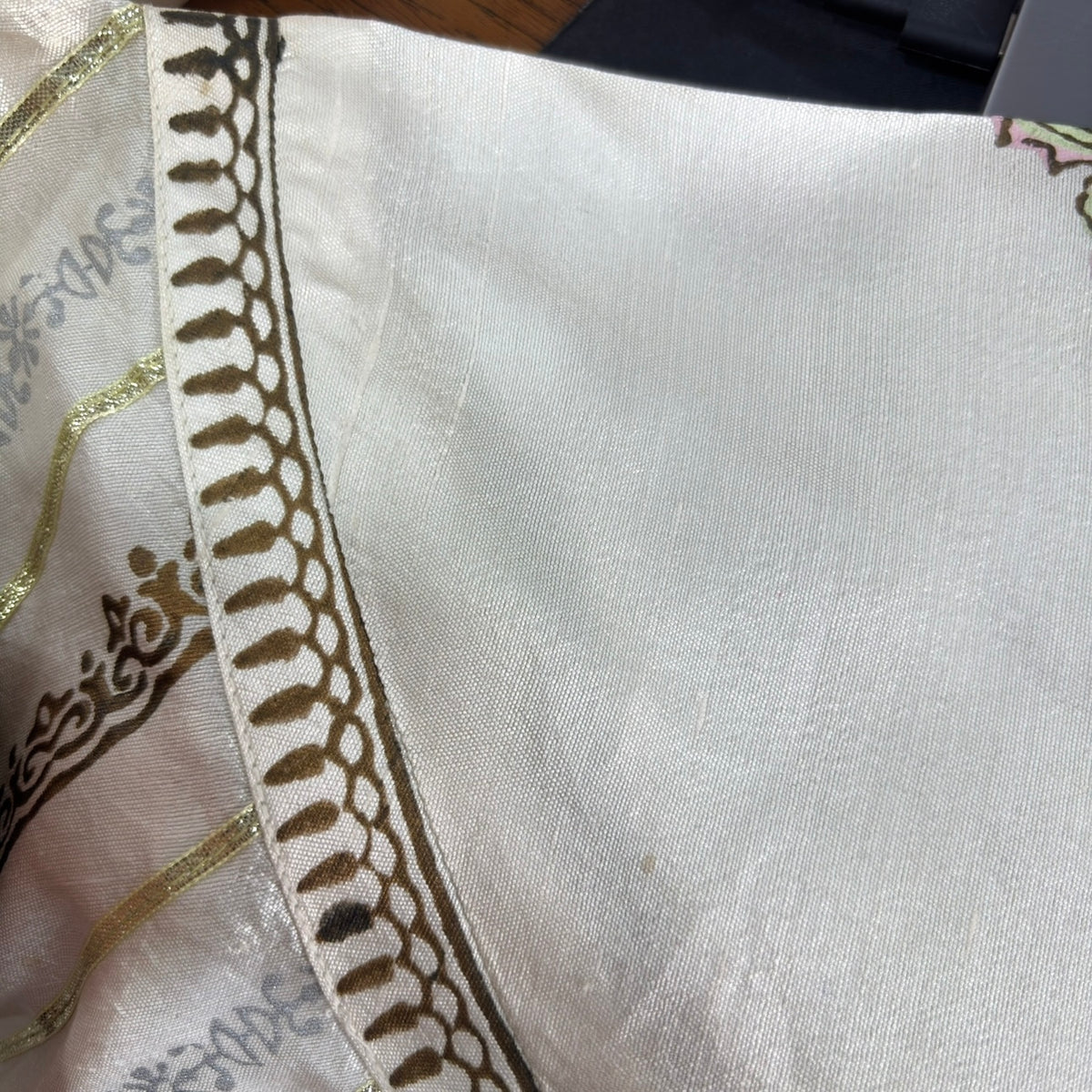 Annus Abrar Ivory Block Print Rawsilk Outfit (2 Piece) | Pre Loved |