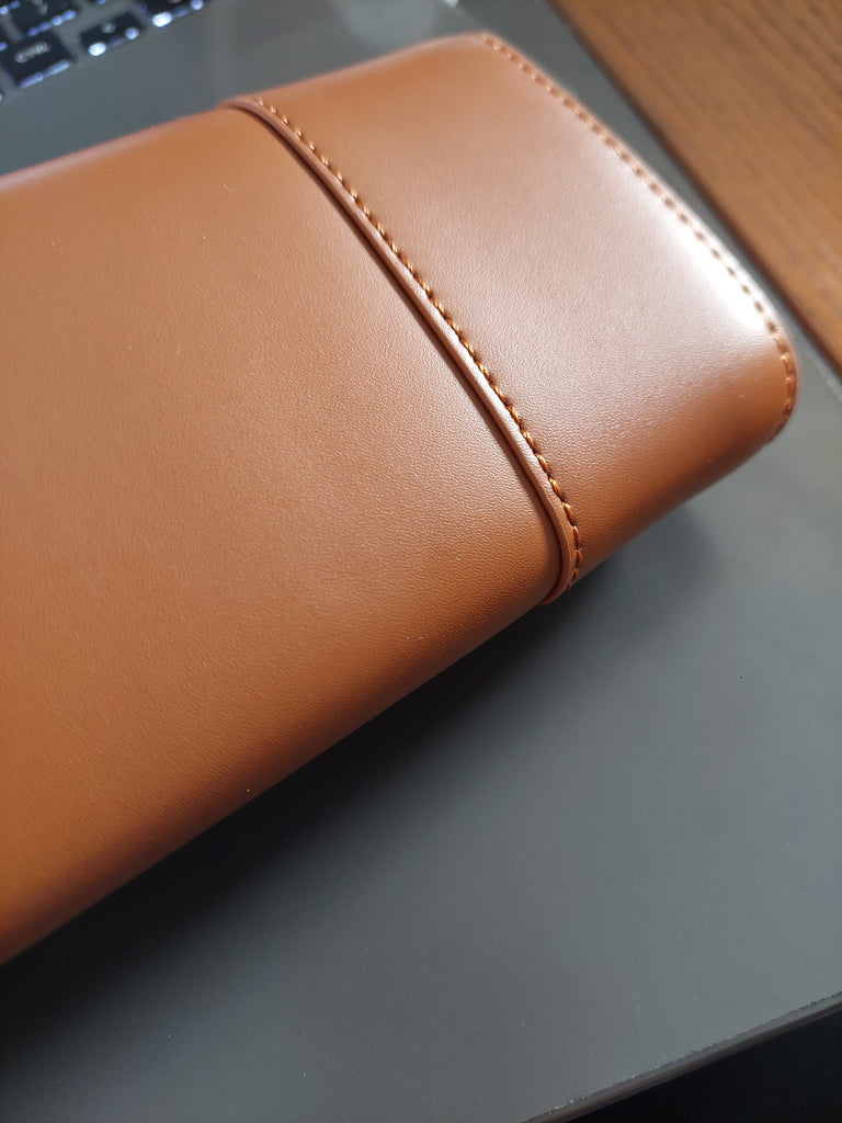 Karl Lagerfeld Sudan Brown Leatherette K/Stone Wallet | Brand New |