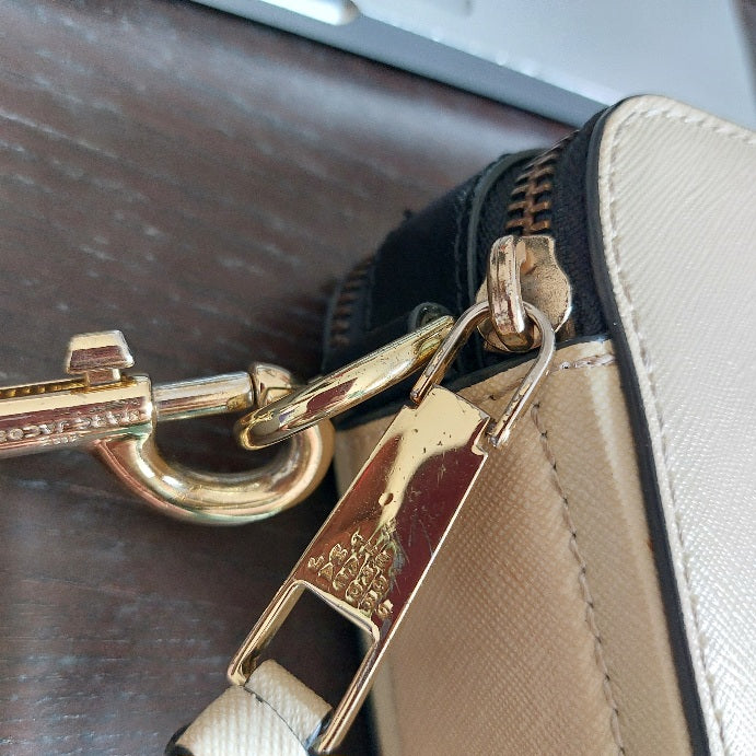 Marc Jacobs Beige & Black Multi Snapshot Crossbody Bag | Pre Loved |