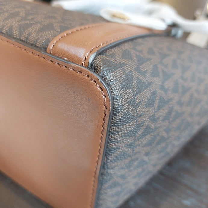 Michael Kors Brown Leather 'Pratt' Small Messenger Crossbody Bag | Brand New |