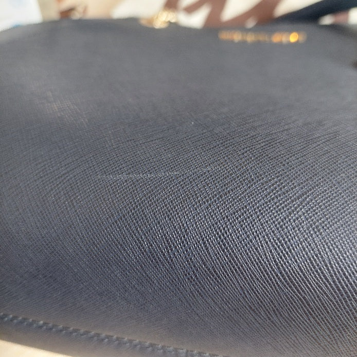 Michael Kors Navy Saffiano Leather Jet Set Large Chain Shoulder Tote Bag | Gently Used |