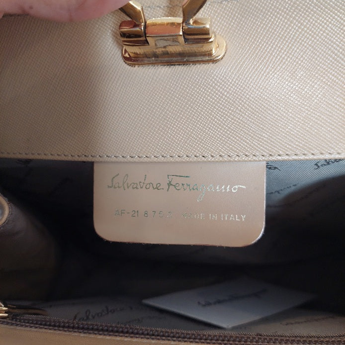 Salvatore Ferragamo Beige Leather Gancini Chain Shoulder Bag | Pre Loved |