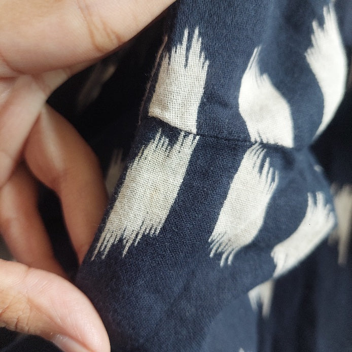 Riffat Aliani Navy & White Printed And Lace Detail Kurta | Gently Used |