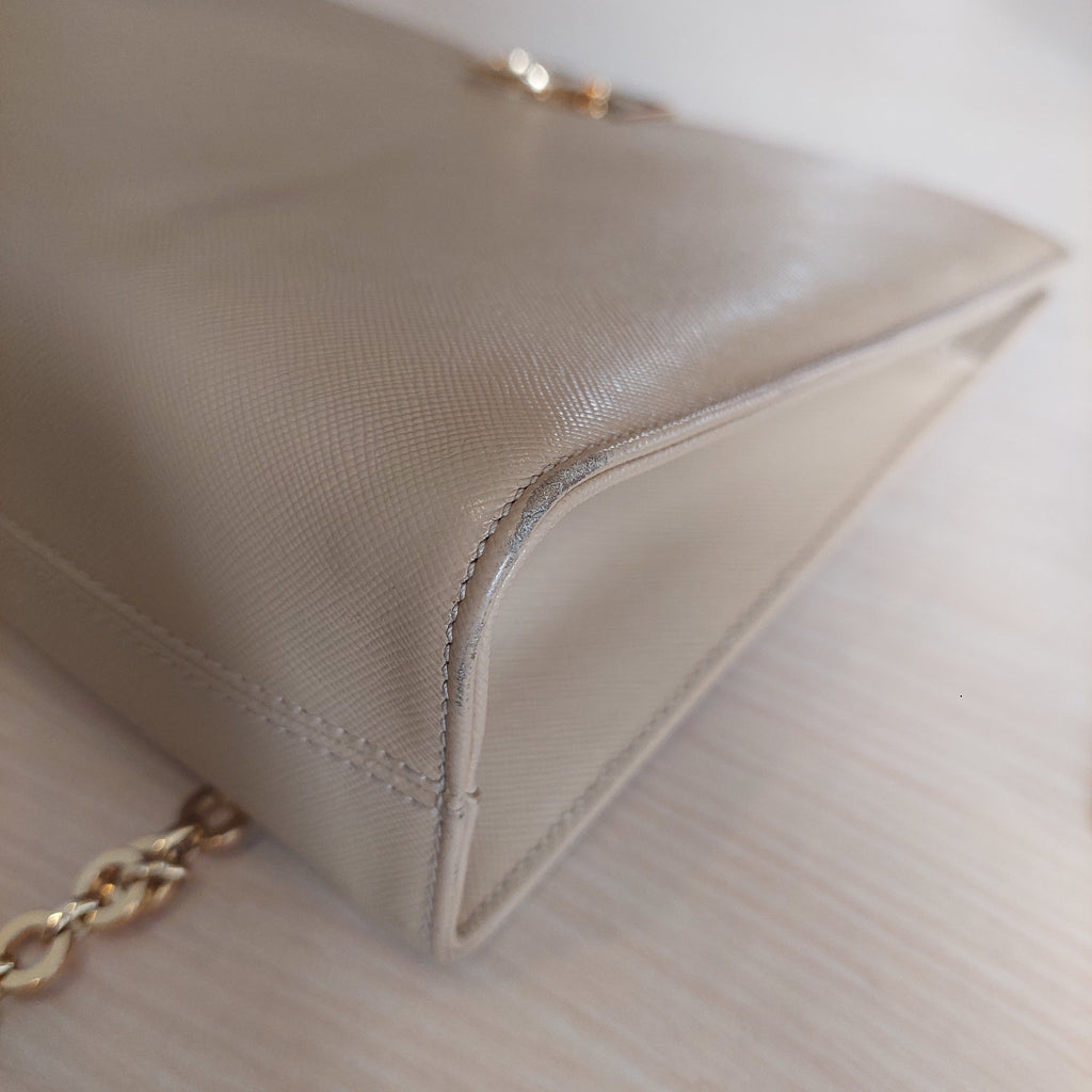 Salvatore Ferragamo Beige Leather Gancini Chain Shoulder Bag | Pre Loved |