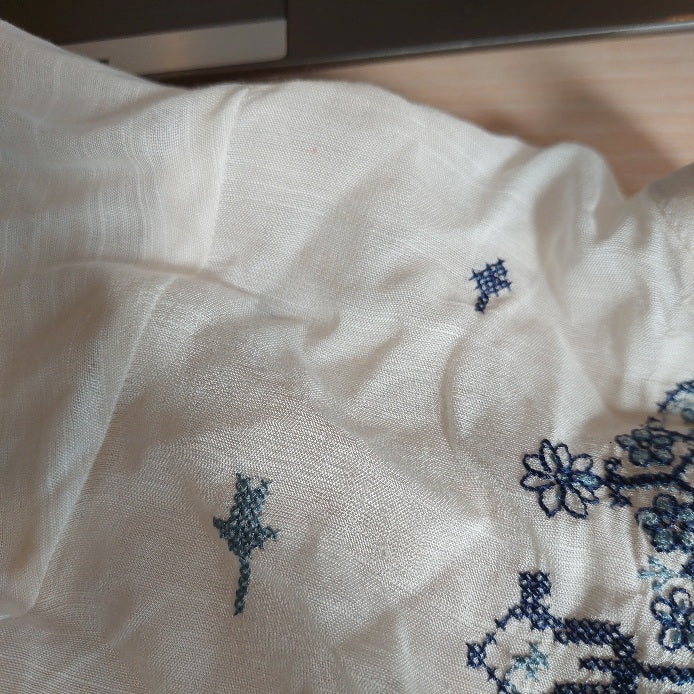 Zaib Cream & Blue Embroidered Outfit (4 Pieces) | Gently Used |