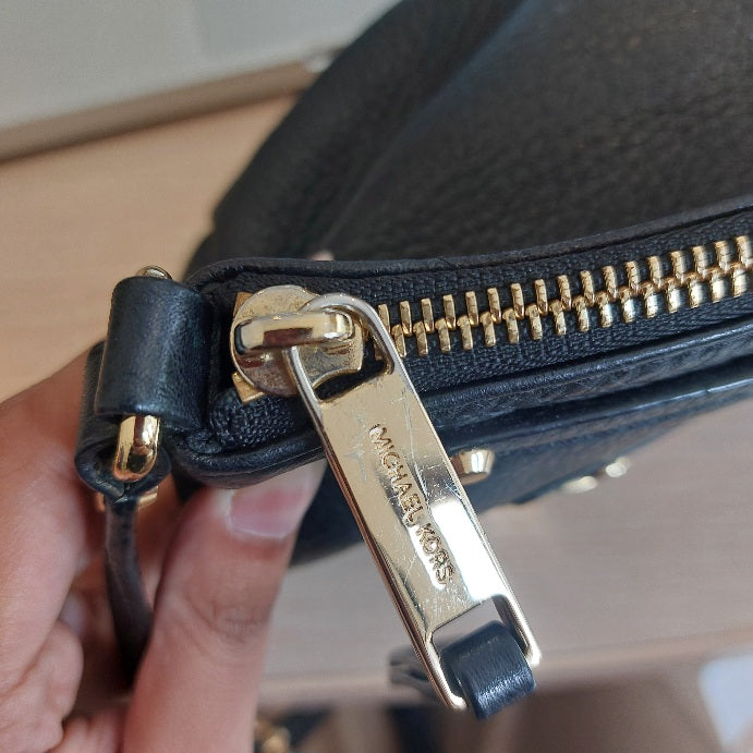 Michael Kors Black Leather Crossbody Bag | Pre Loved |