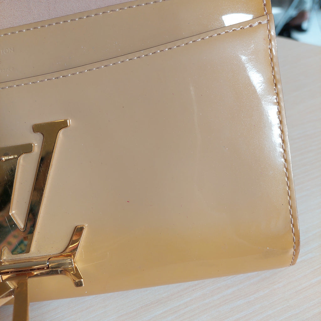 Louis Vuitton Beige Vernis Leather Louise Clutch | Pre Loved |
