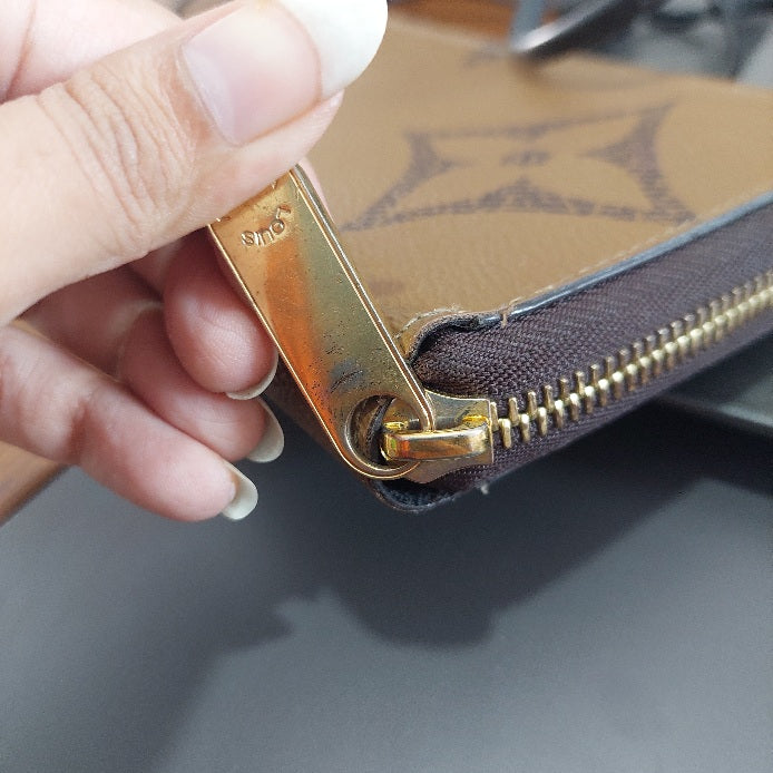Louis Vuitton Monogram 'Zippy' Reverse Wallet | Pre Loved |