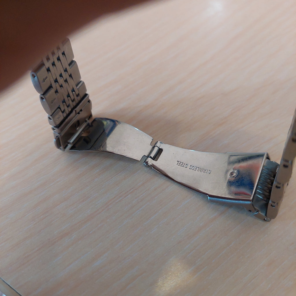 Michael Kors Men's Merrick Silver Dial Chronograph MK8637 Watch | Gently Used |