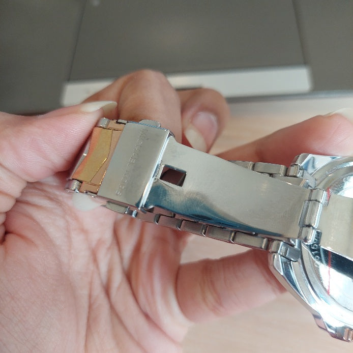 Michael Kors Stones Embellished Round Dial MK 6686 Stainless Steel Analog Watch | Gently Used |