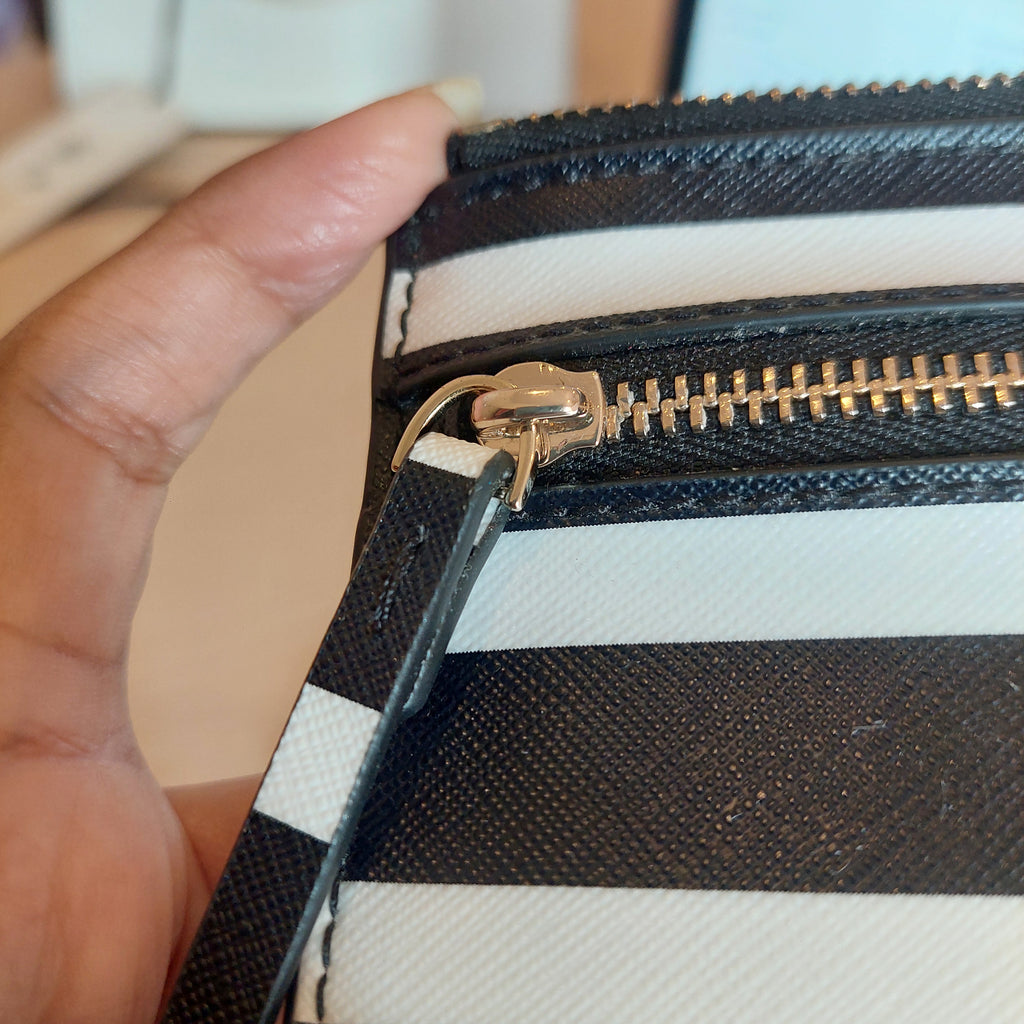 Kate Spade Black And White Stripe Shore Street Sailing Stripe Tinie Wristlet | Like New |