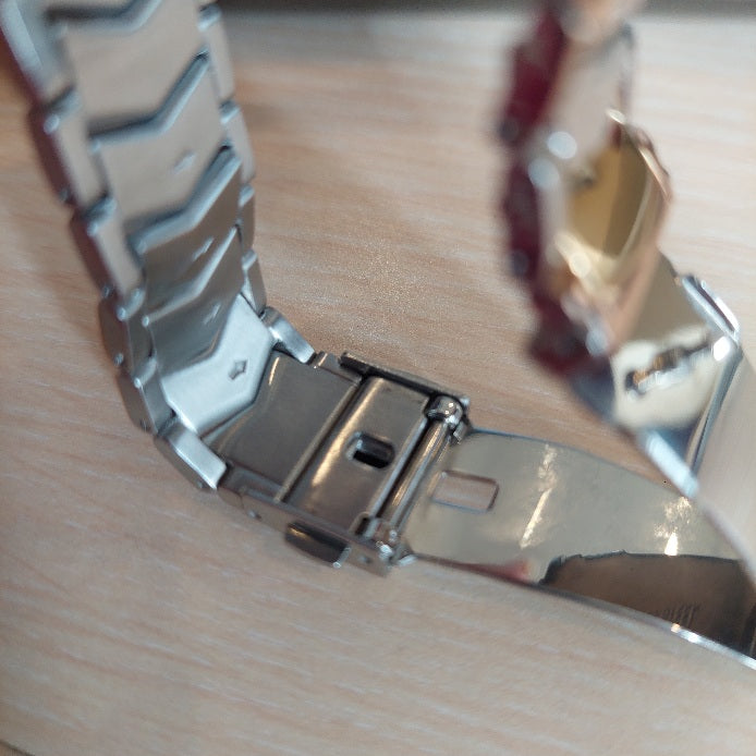 Michael Kors Stones Embellished Round Dial MK 6686 Stainless Steel Analog Watch | Gently Used |