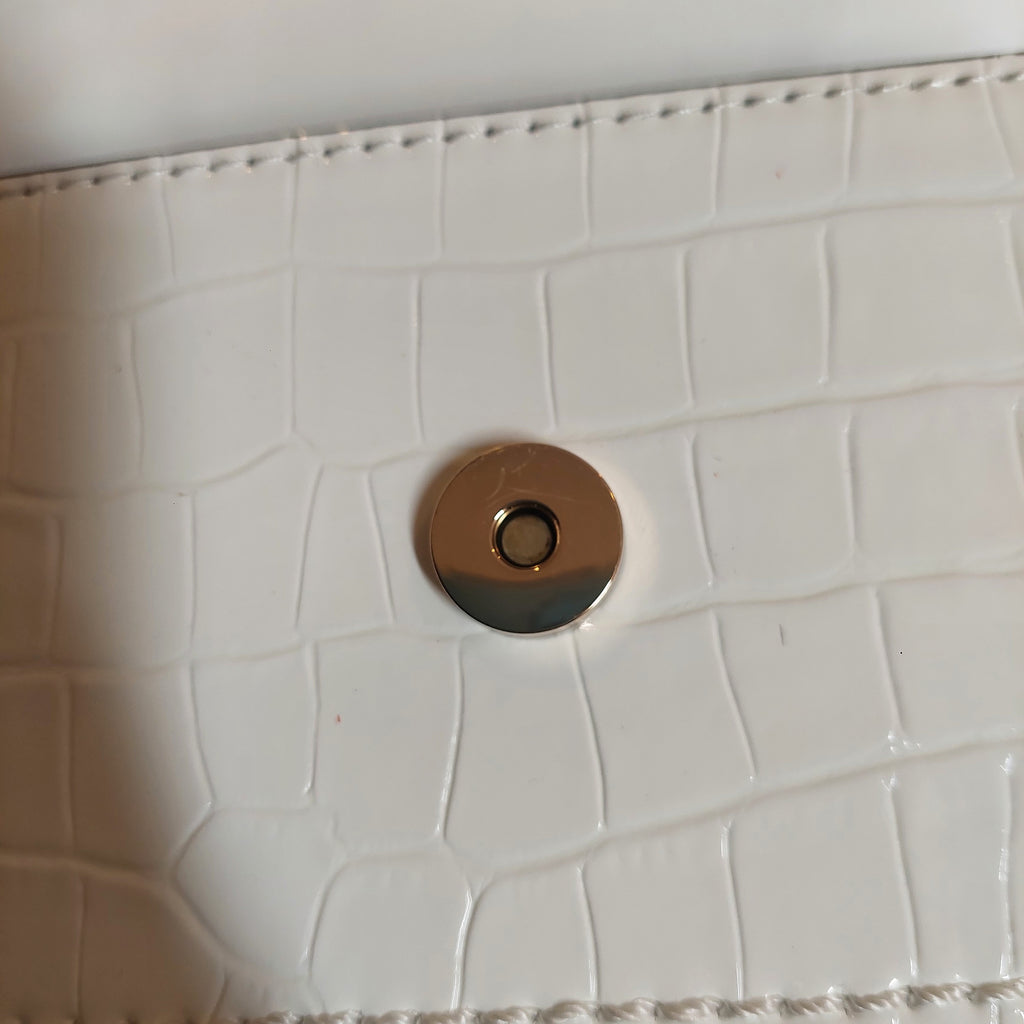 River Island White Croc Textured Faux Leather Crossbody Bag | Pre Loved |