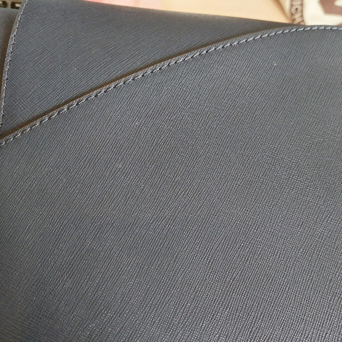 Michael Kors Navy Saffiano Leather Jet Set Large Chain Shoulder Tote Bag | Gently Used |