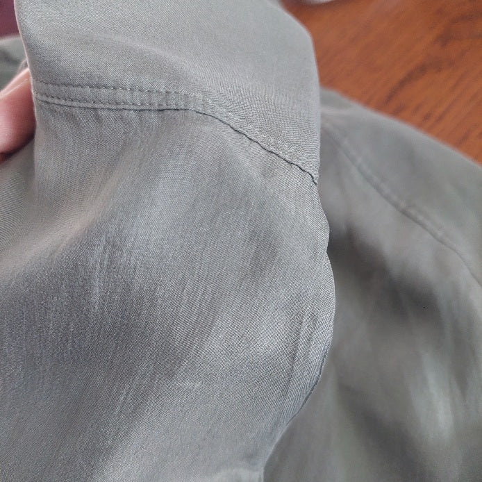 Massimo Dutti Green Button Down Collared Shirt | Gently Used |