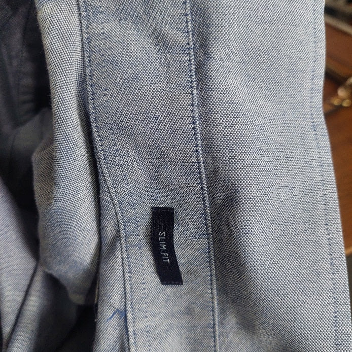 Tommy Hilfiger Men's Light Blue Button Down Collared Shirt | Pre Loved |