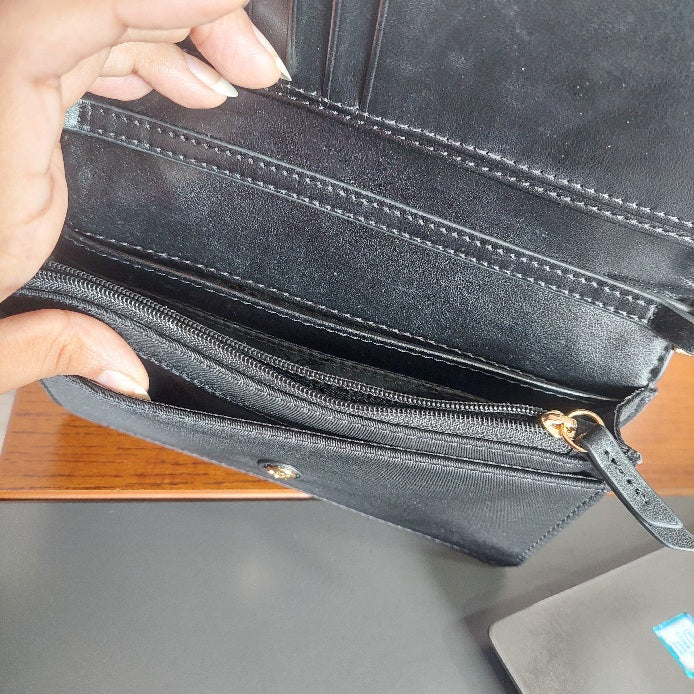 Michael Kors Black Nylon Jet Set Small Gabardine Smartphone Crossbody Bag | Gently Used |