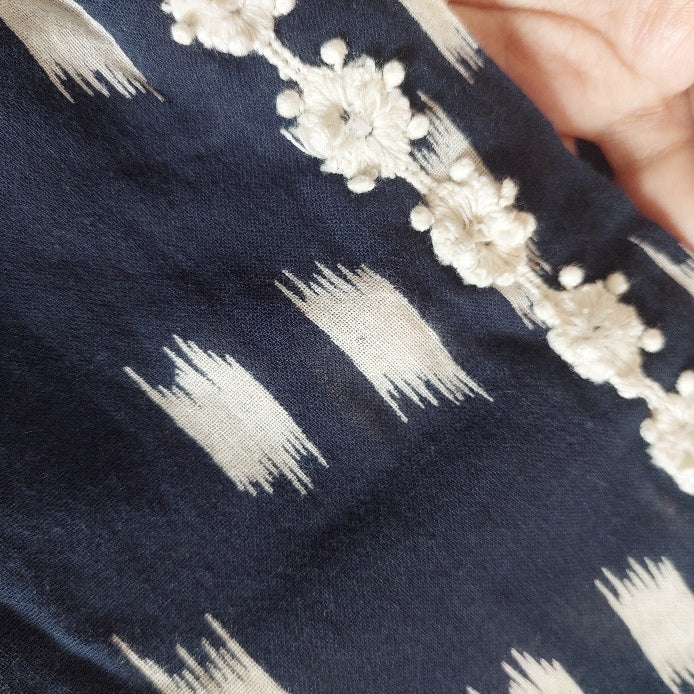 Riffat Aliani Navy & White Printed And Lace Detail Kurta | Gently Used |