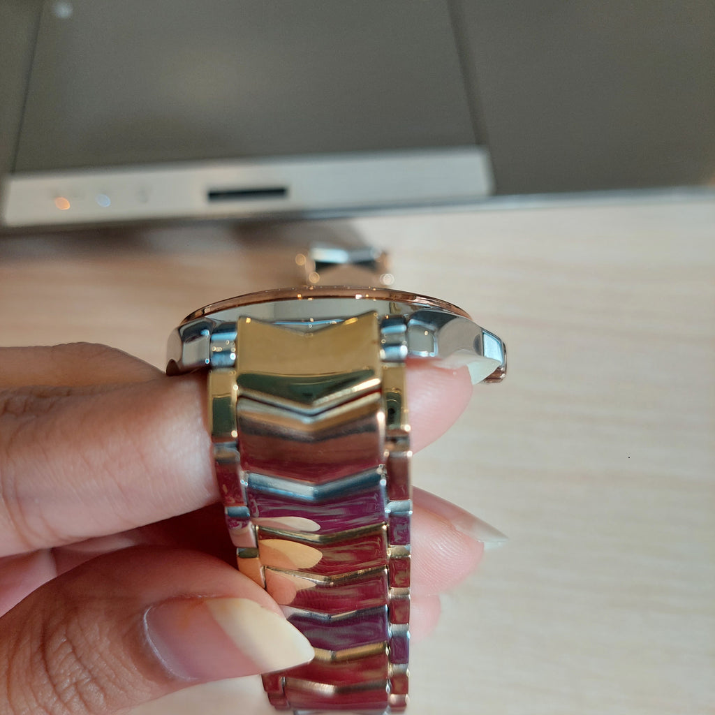 Michael Kors Stones Embellished Round Dial MK 6686 Stainless Steel Analog Watch | Gently Used |