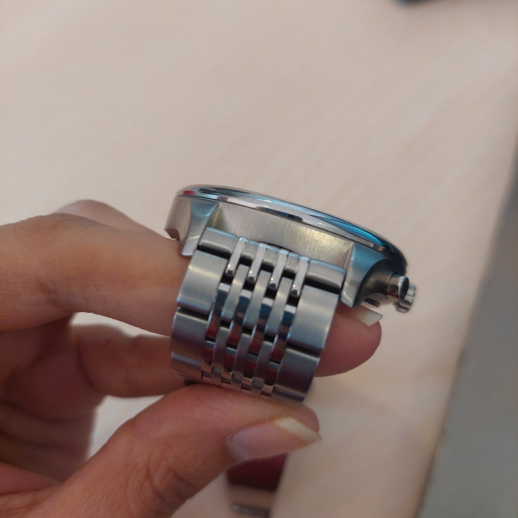 Michael Kors Men's Merrick Silver Dial Chronograph MK8637 Watch | Gently Used |