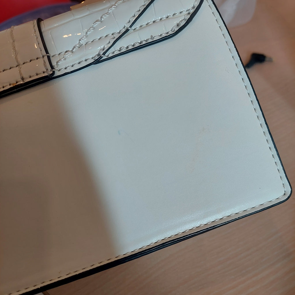 River Island White Croc Textured Faux Leather Crossbody Bag | Pre Loved |