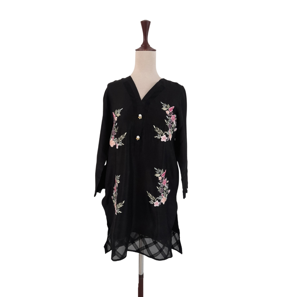 Shamsha Hashwani Black Floral Embroidered Kameez | Gently Used |