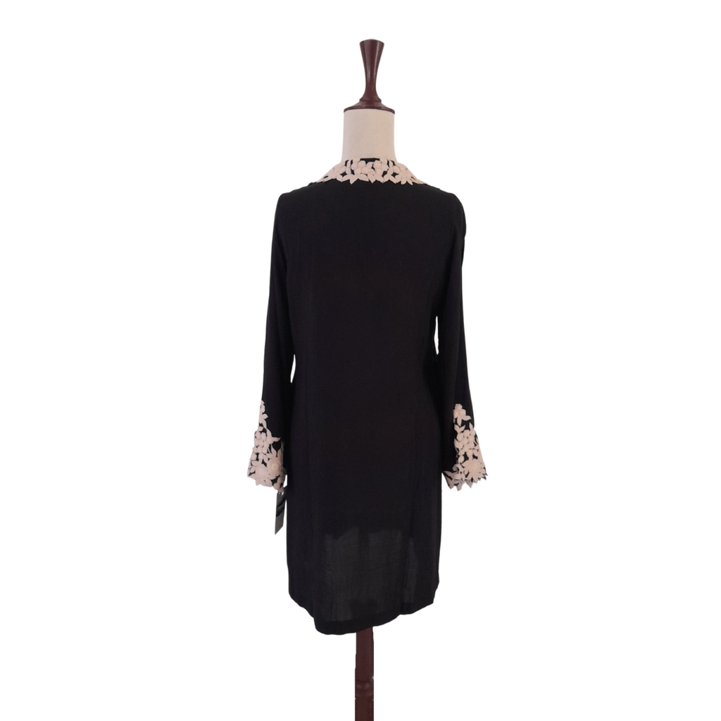Riffat Aliani Black and Beige Lace Trim Kameez | Brand New |