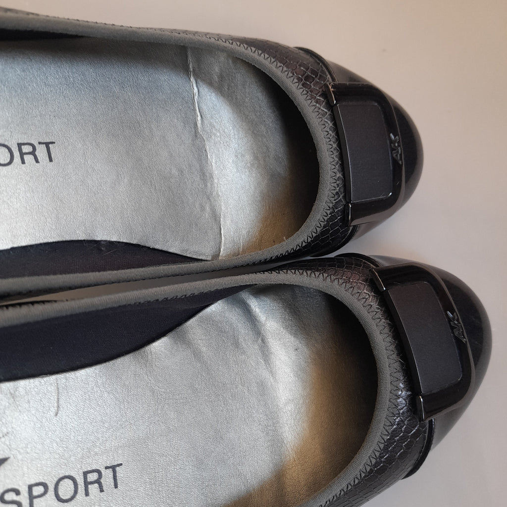 Anne Klein Sport Grey Ballet Flats | Pre Loved |