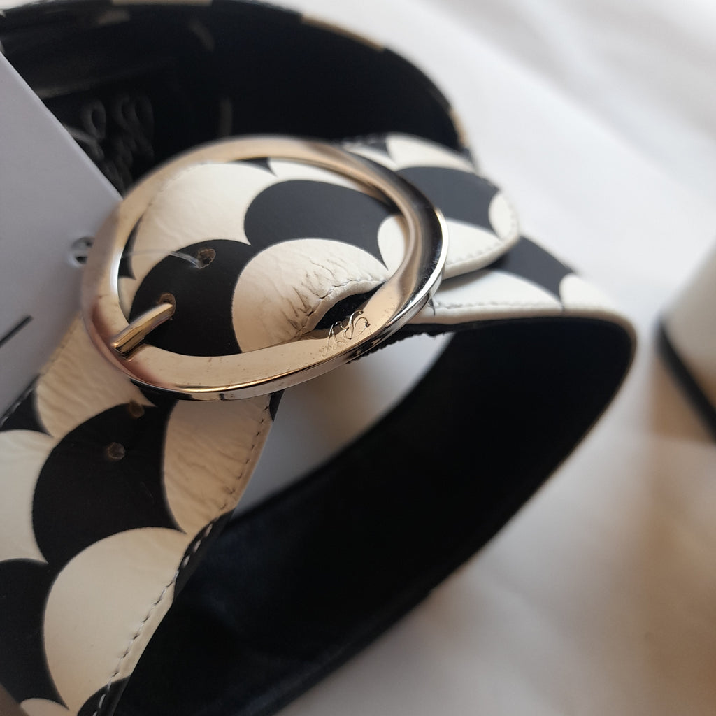 Roger Vivier Monochrome Podium Block Heels | Gently Used |