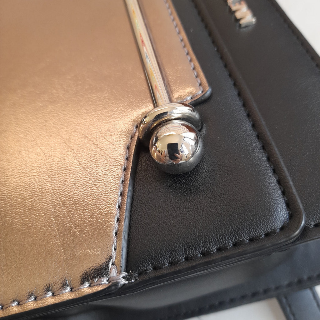 Nine West Silver and Black Chain Strap Shoulder Bag | Gently Used |