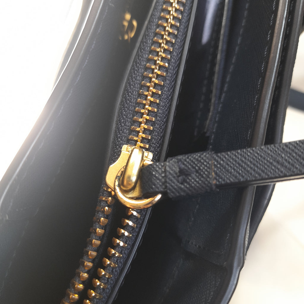 Tory Burch Navy Blue Leather 'Robinson' Tote | Gently Used |