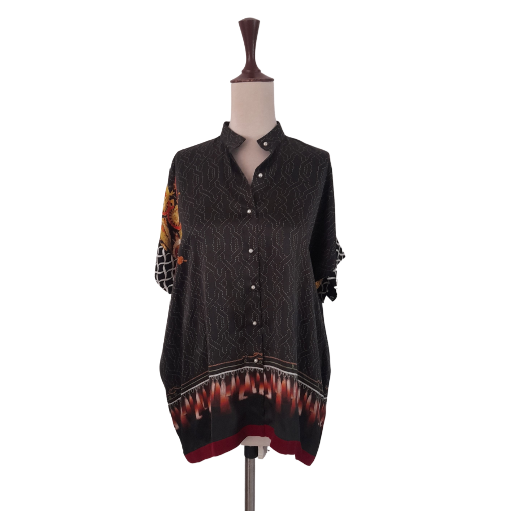 Sania Maskatiya Dark Grey Digital Printed Silk Top | Gently Used |