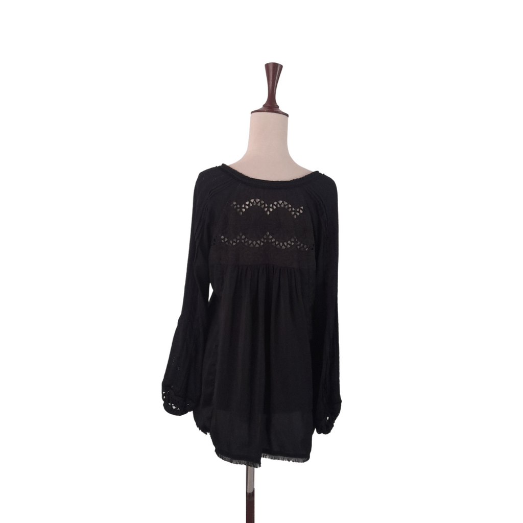 Maliha's Black Gold Beaded Tunic | Gently Used |